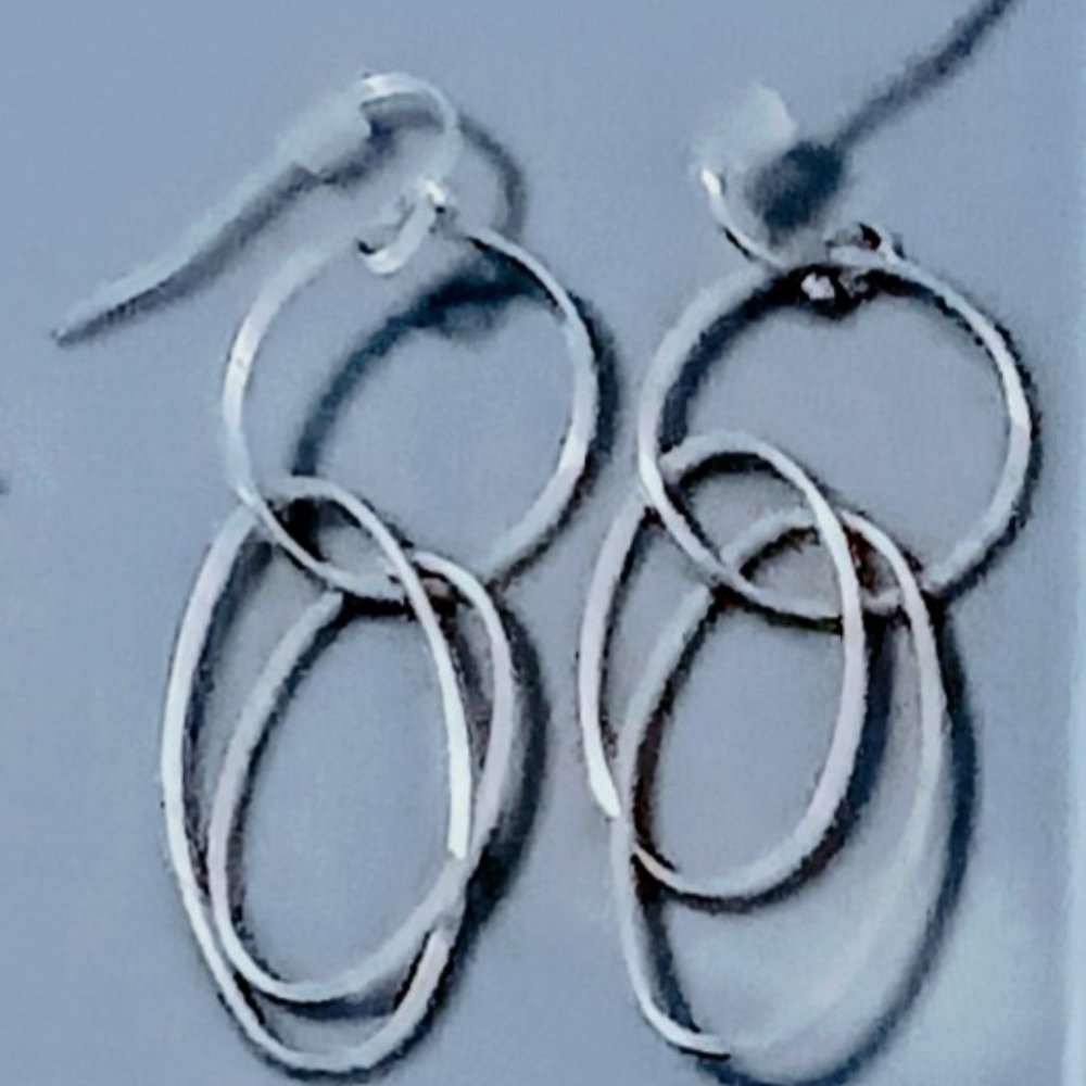LOT OF FASHION JEWELRY - Picture 2 of 8